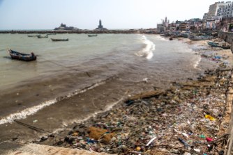 Kanyakumari - Even here the beach was filthy with litter...